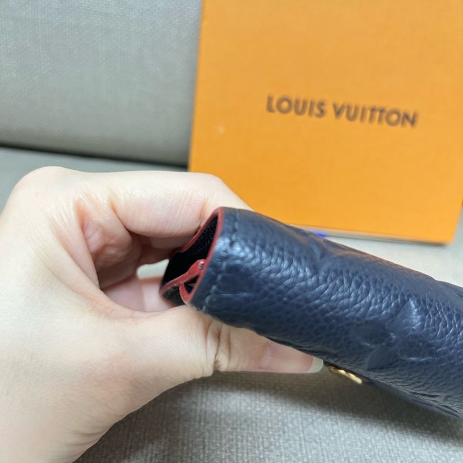 LV Victorine 海軍藍全皮革短夾-8