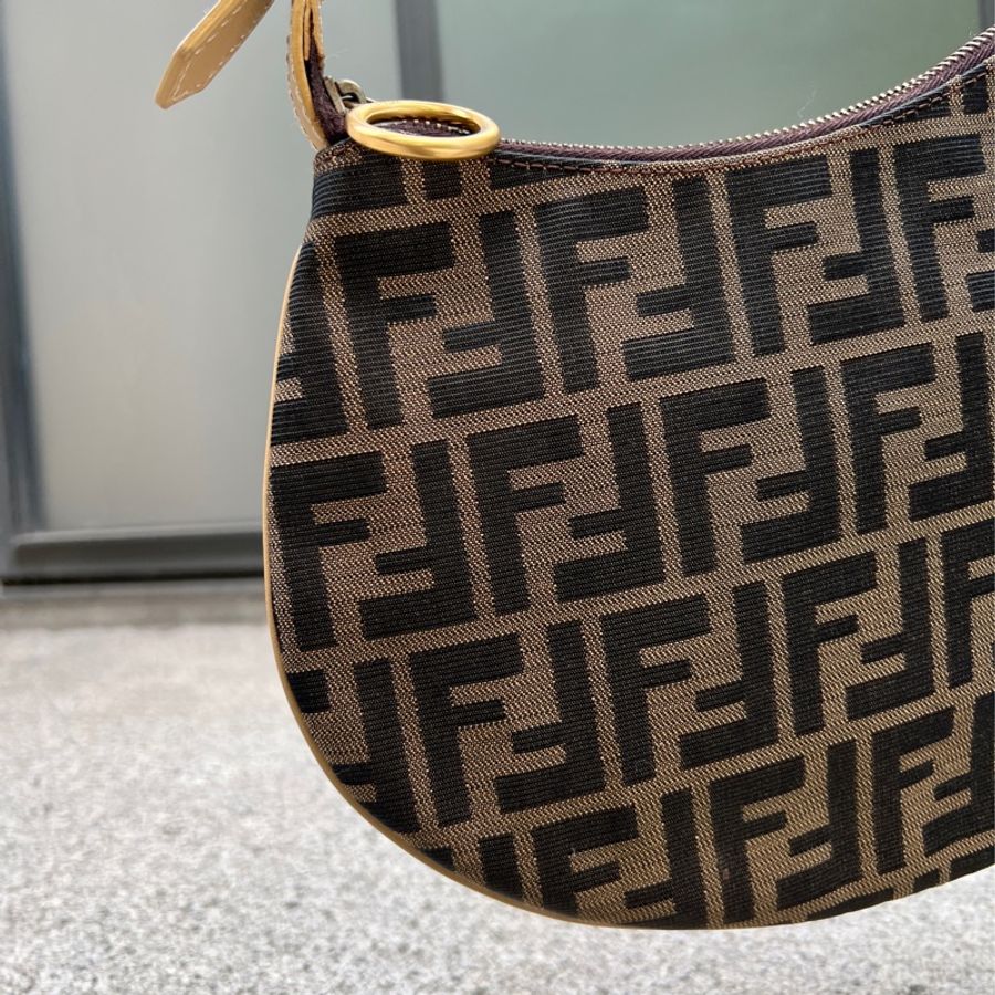 【FENDI】手提馬鞍薄形休閒包-2