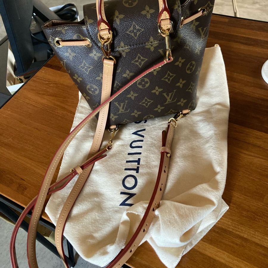 LV後背包 montsouris bb-1