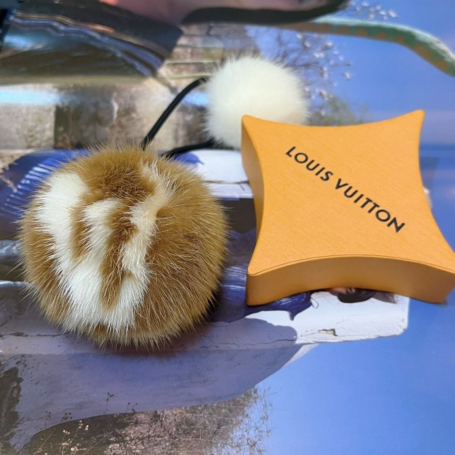 :: Louis Vuitton :: M77738 LV COSY MINK FUR ELASTIC 束髮圈-0