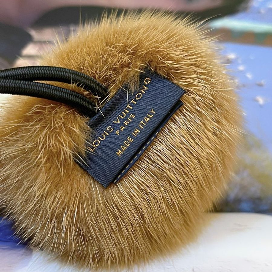 :: Louis Vuitton :: M77738 LV COSY MINK FUR ELASTIC 束髮圈-3