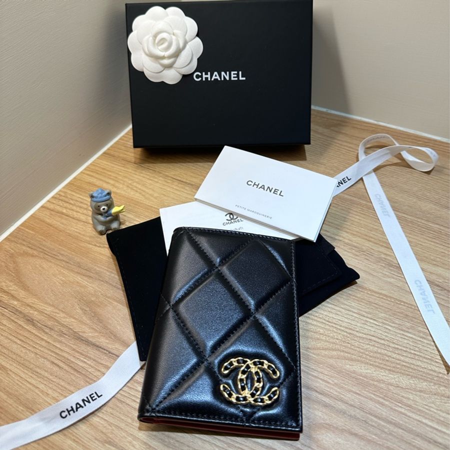 全新現貨 Chanel| 香奈兒19護照夾-0