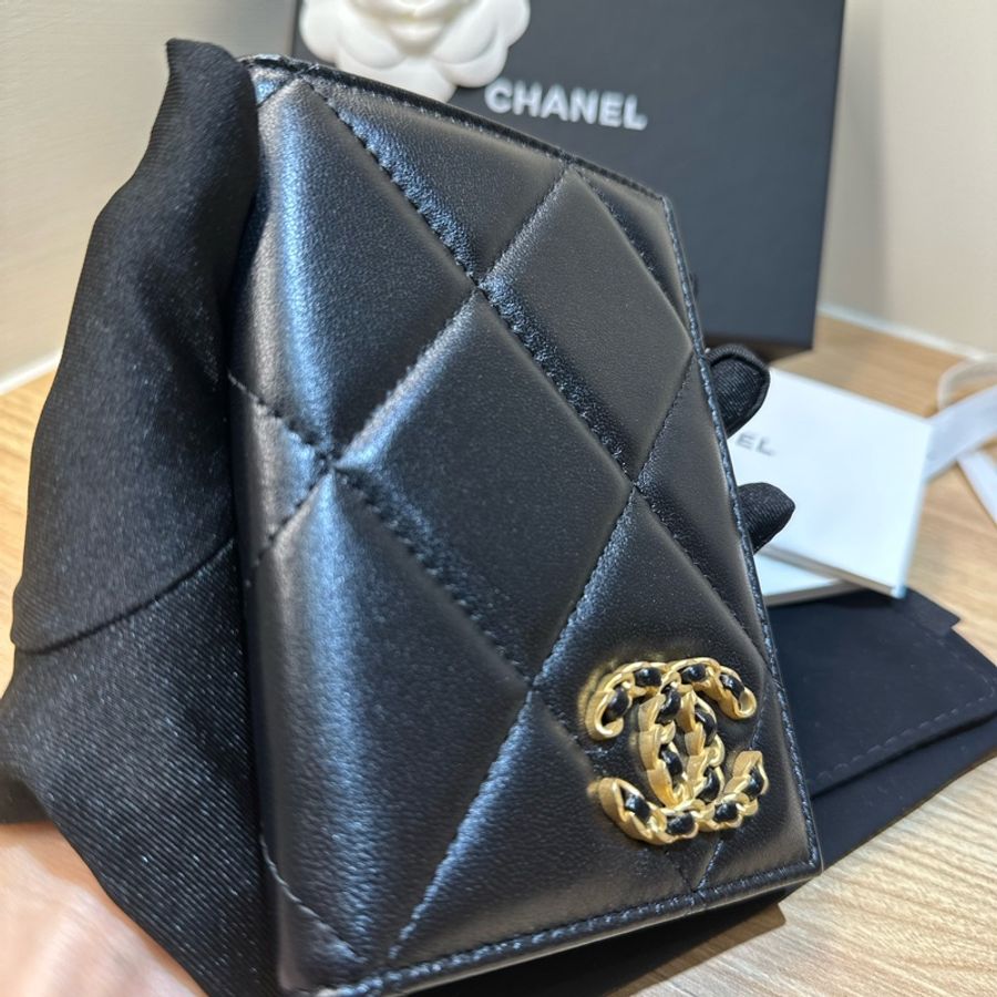 全新現貨 Chanel| 香奈兒19護照夾-6