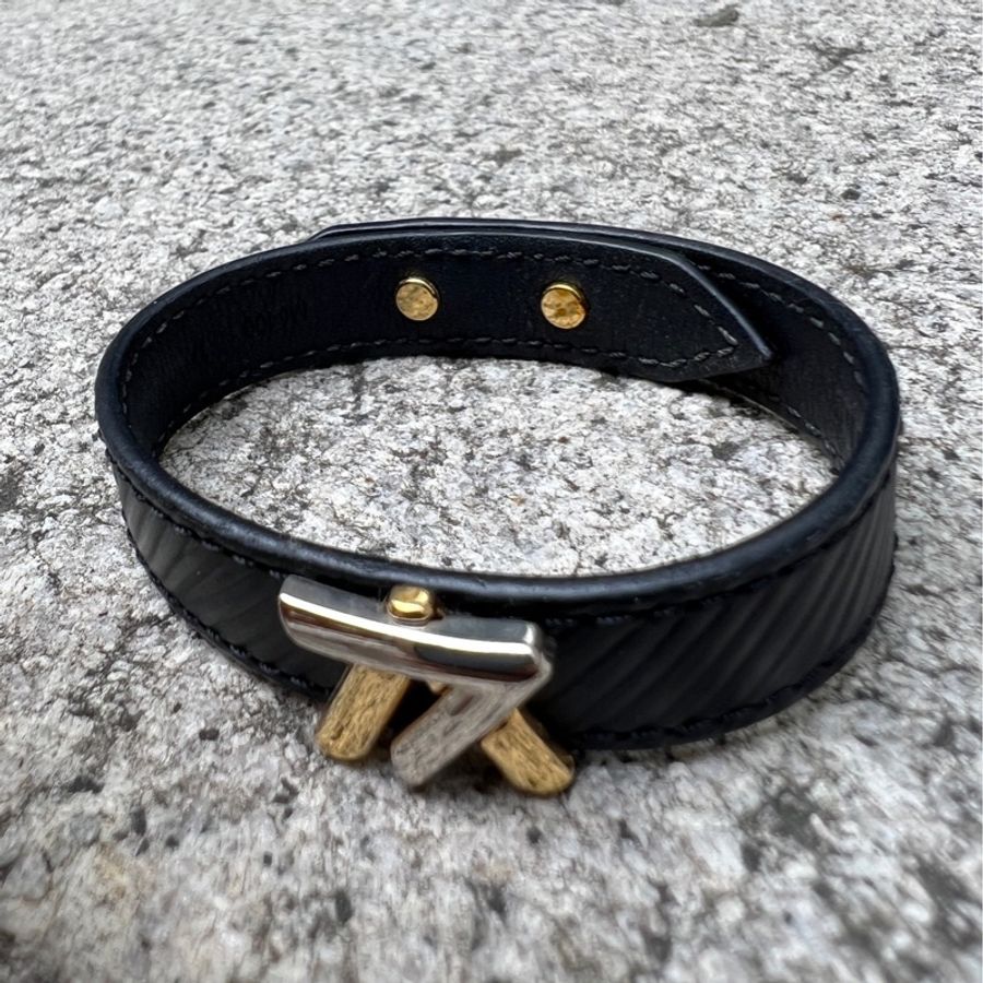【Louis Vuitton】Twist水波紋皮革手環-4