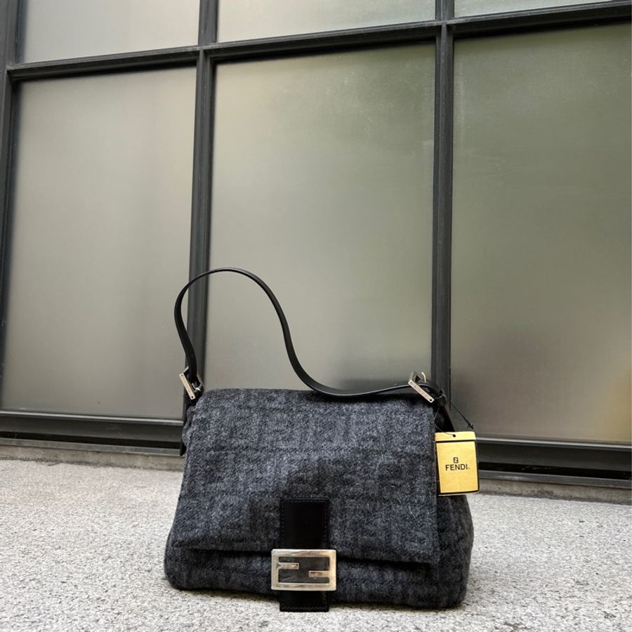 【FENDI】絨毛大法棍-0