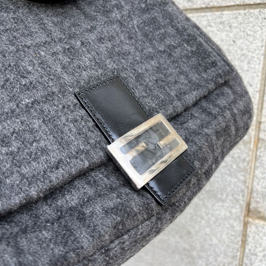 【FENDI】絨毛大法棍-2