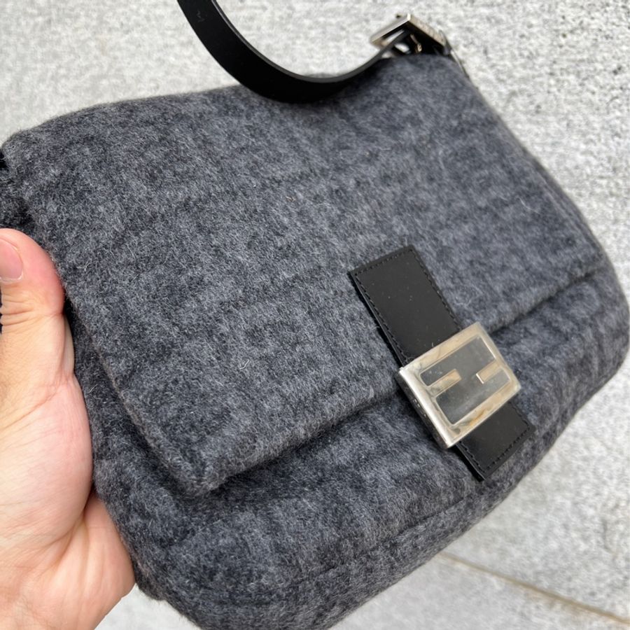 【FENDI】絨毛大法棍-3