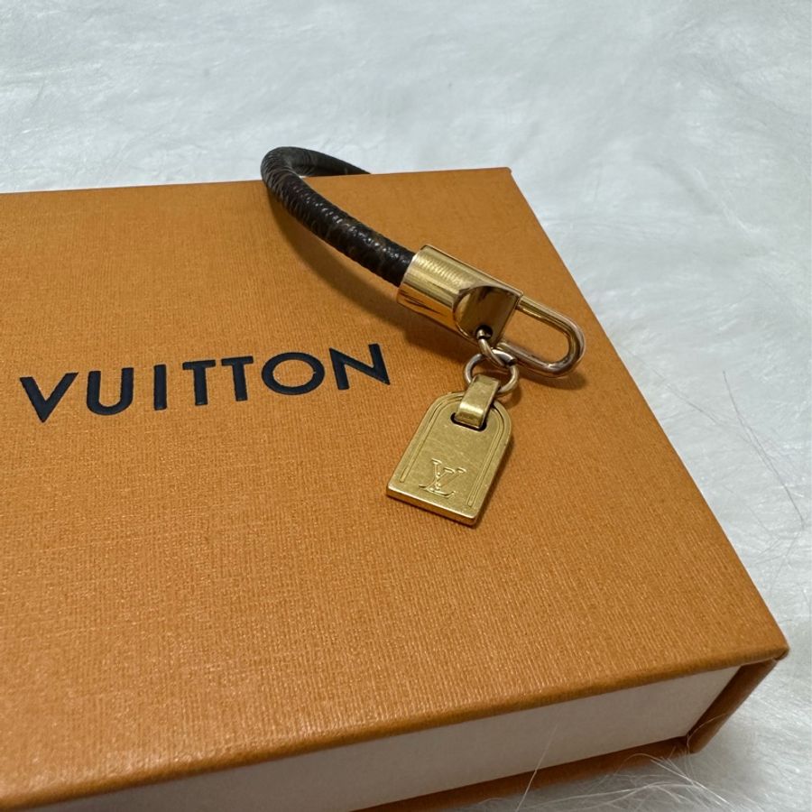 【Louis Vuitton】吊墜老花手環-1