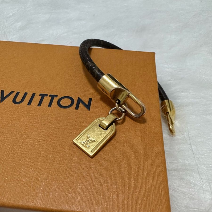 【Louis Vuitton】吊墜老花手環-2