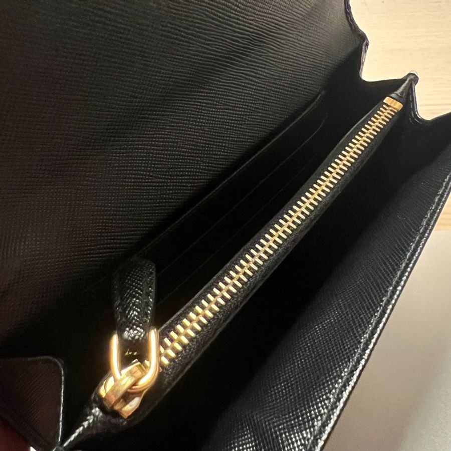 Prada Saffiano 中長兩折皮夾-3