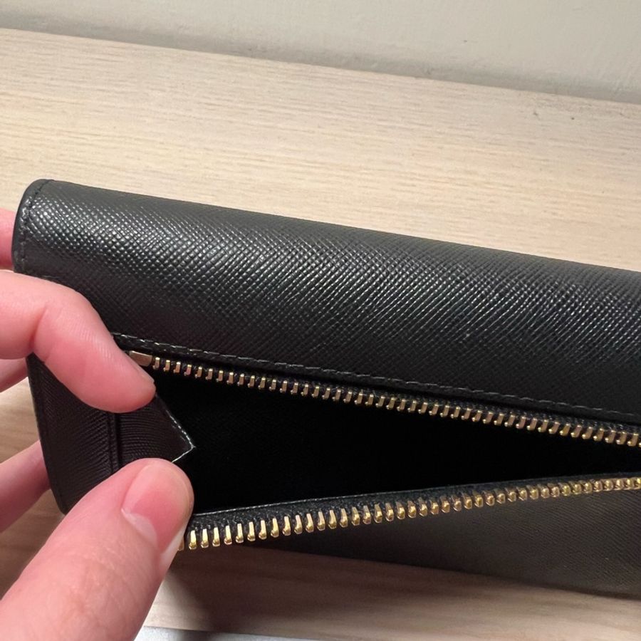 Prada Saffiano 中長兩折皮夾-11