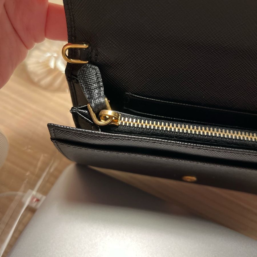 Prada Saffiano 中長兩折皮夾-16
