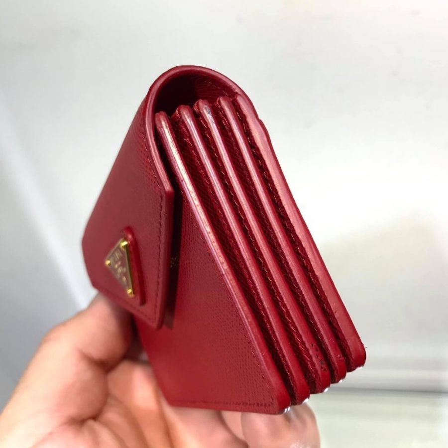 🎉新品好折扣✨Prada 1MC070 Saffiano皮革卡夾包 紅色-13
