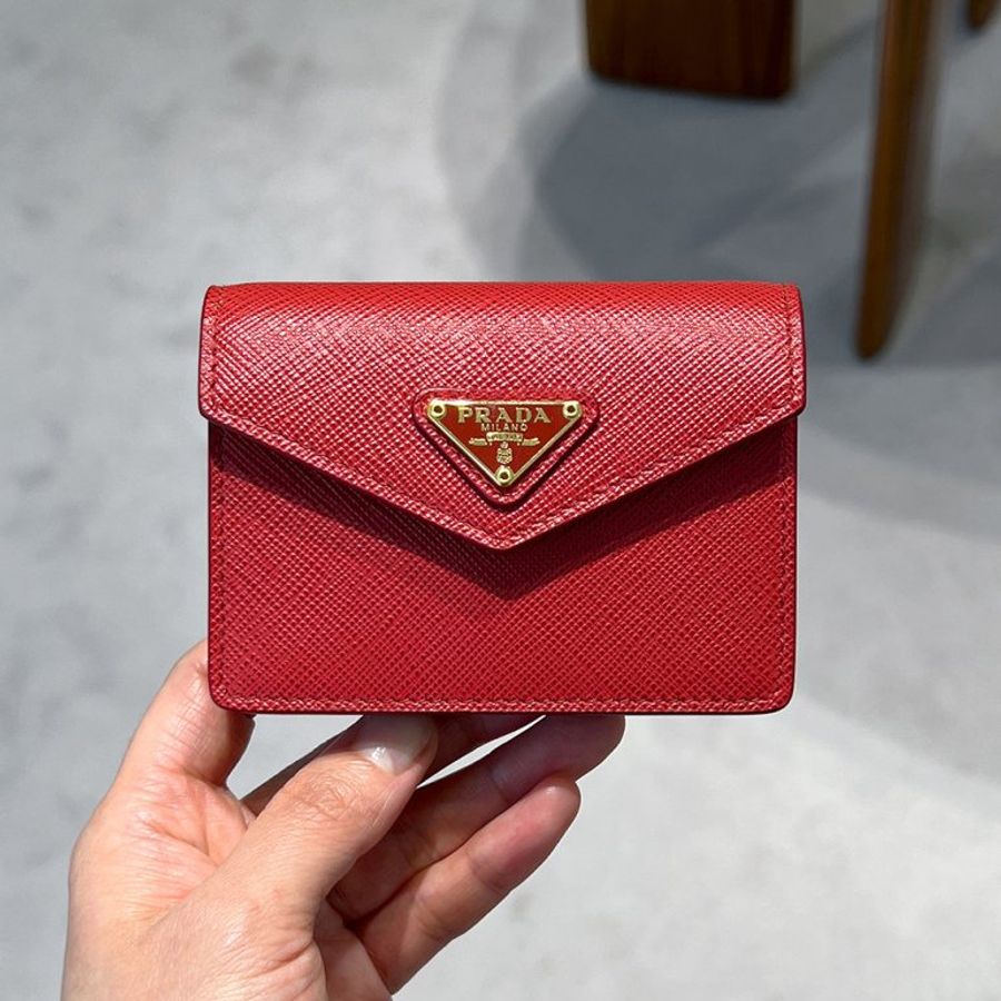🎉新品好折扣✨Prada 1MC070 Saffiano皮革卡夾包 紅色-2