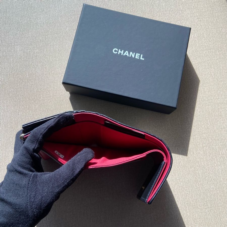 【Dozz Boutique】全新現貨 *Chanel 19三折短夾*-2