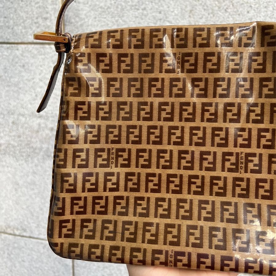 【FENDI】漆皮大法棍-6