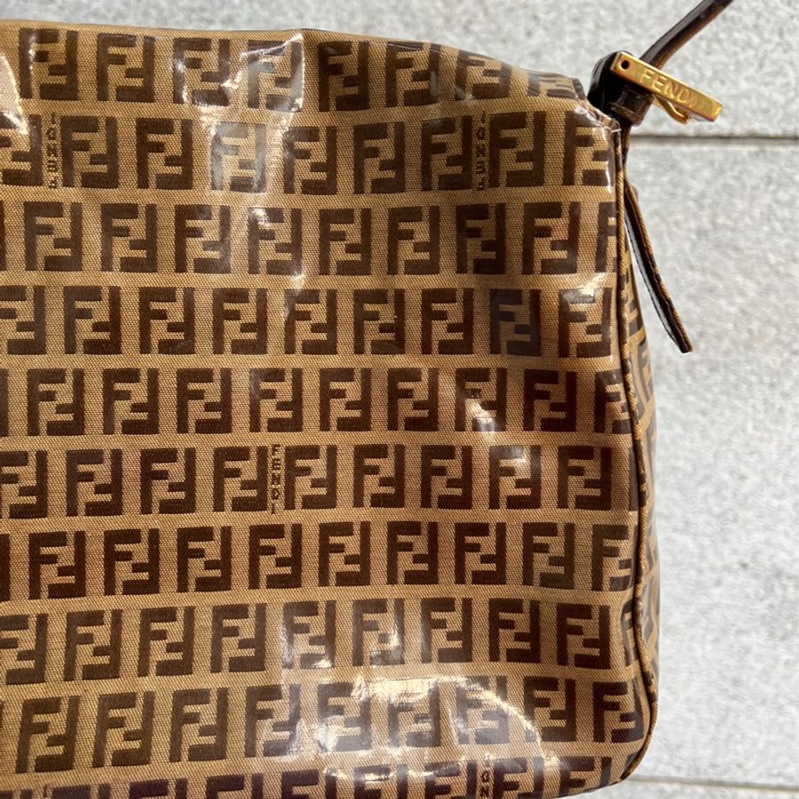 【FENDI】漆皮大法棍-8