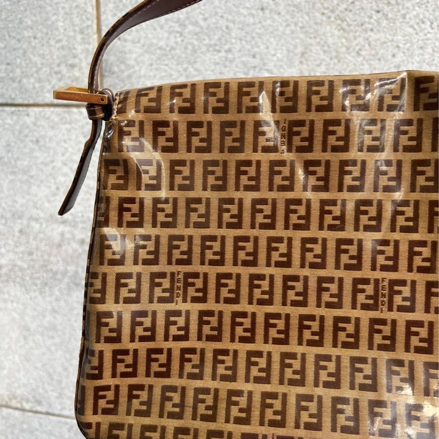 【FENDI】漆皮大法棍-13
