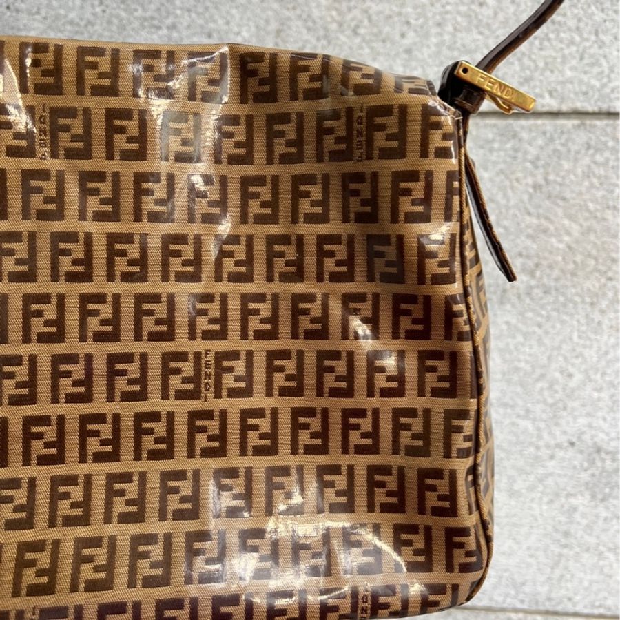 【FENDI】漆皮大法棍-14