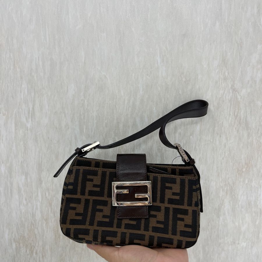 【FENDI】迷你手提小包 稀有必收款-1