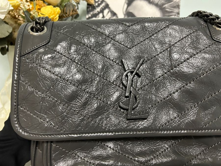 (保留至1/15) YSL Niki Medium復古皮革肩背包 風暴灰 新款D型扣-8