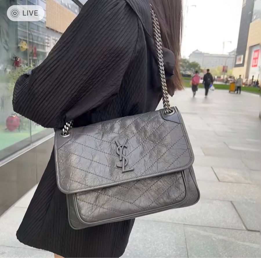 (保留至1/15) YSL Niki Medium復古皮革肩背包 風暴灰 新款D型扣-28