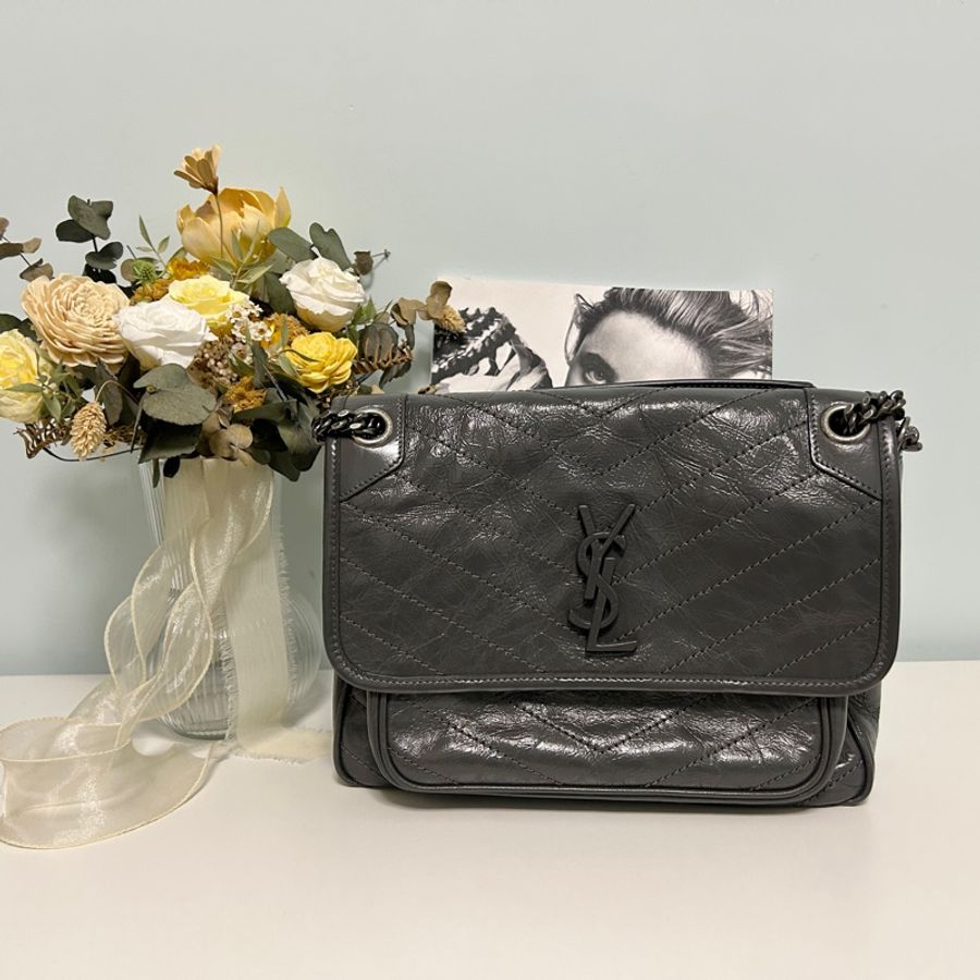 (保留至1/15) YSL Niki Medium復古皮革肩背包 風暴灰 新款D型扣-0