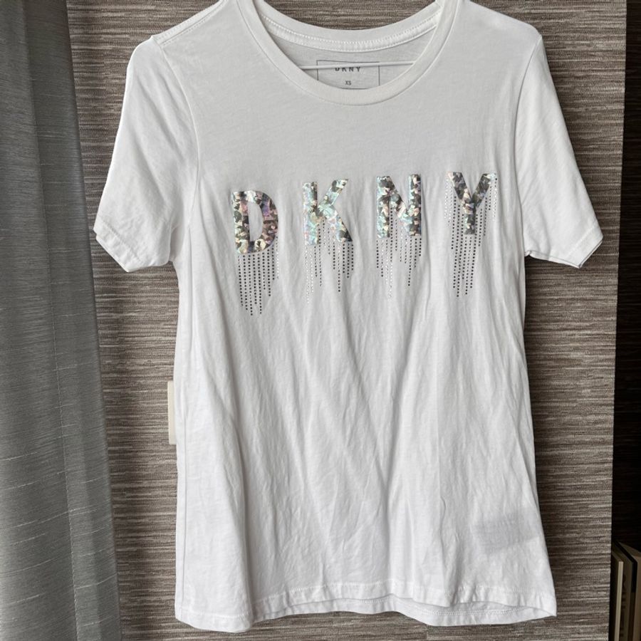 DKNY T-shirt-2