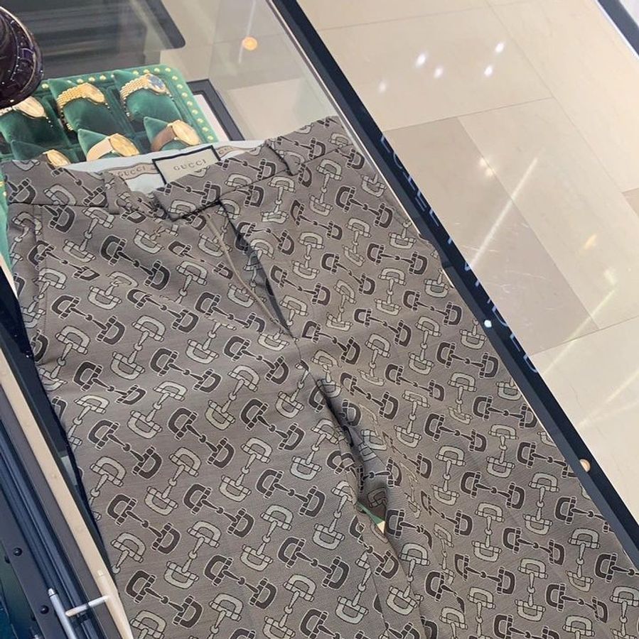 Gucci 秀款 西裝套裝 整套買17萬 只有出席活動穿過一次 近全新 忍痛割愛59800🤎🤎🤎🤎 外套歐碼42 褲子303132腰都可穿-3