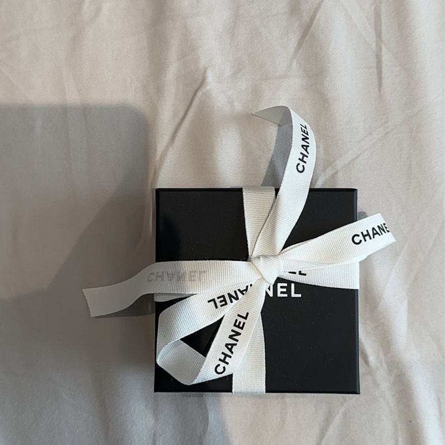 (全新)Chanel 23p 愛心水鑽大耳環-4