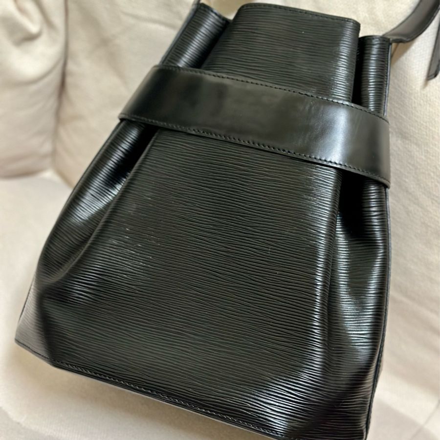 🔥LV炸街秀款 超低價釋出🔥 #lv #vintage 黑色防水材質 #epi #水波紋 八角 #水桶包-10