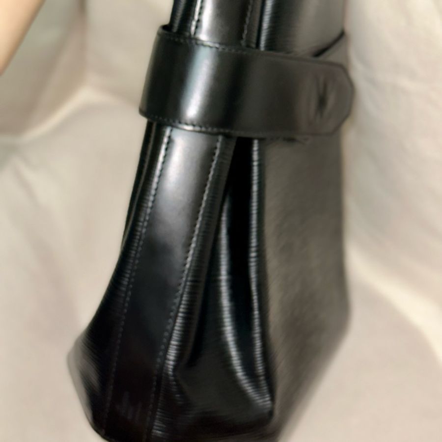 🔥LV炸街秀款 超低價釋出🔥 #lv #vintage 黑色防水材質 #epi #水波紋 八角 #水桶包-25