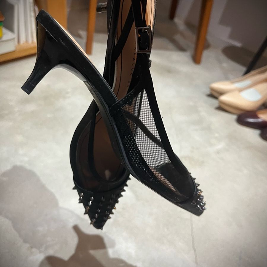 Zara 黑色鉚釘網紗小跟鞋-23
