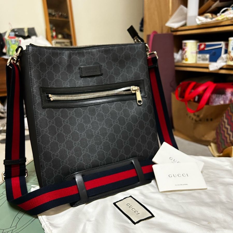 GUCCI GG Supreme帆布郵差包 474137 K5RLN 1095-1