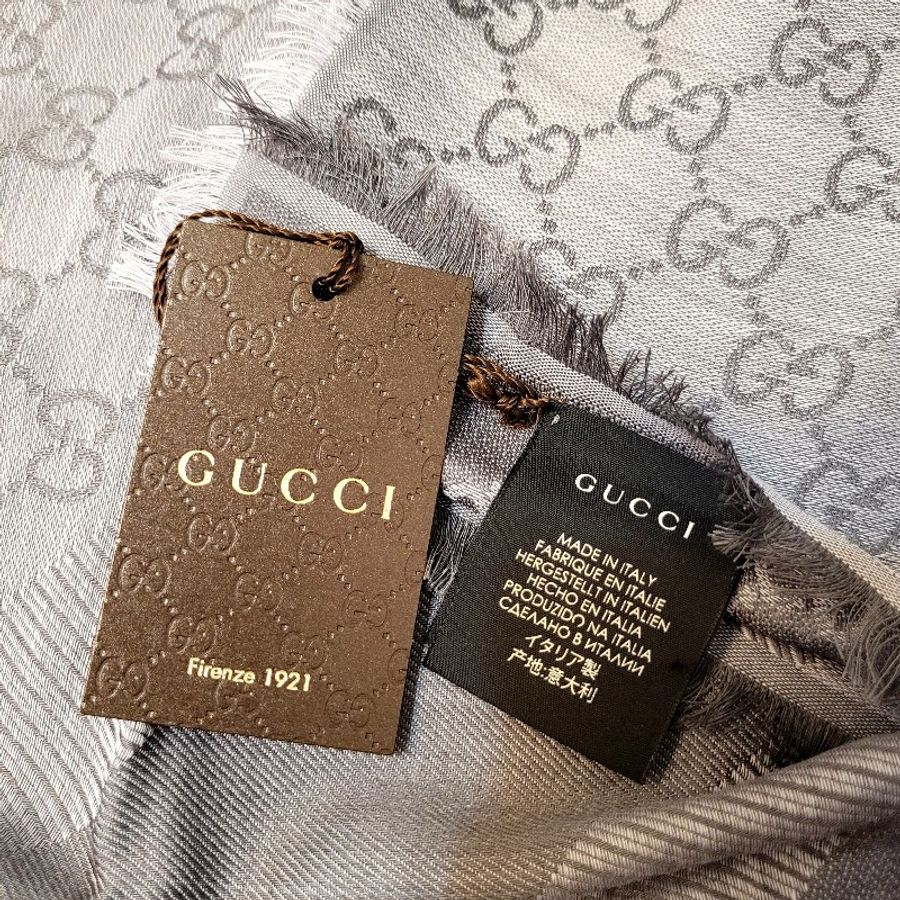 (客訂勿下單)全新/Gucci/雙面緹花方巾/深灰淺灰三角拼接/大圍巾/披肩/吊牌未剪/未使用/購於華泰-2