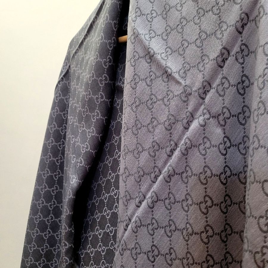 (客訂勿下單)全新/Gucci/雙面緹花方巾/深灰淺灰三角拼接/大圍巾/披肩/吊牌未剪/未使用/購於華泰-5