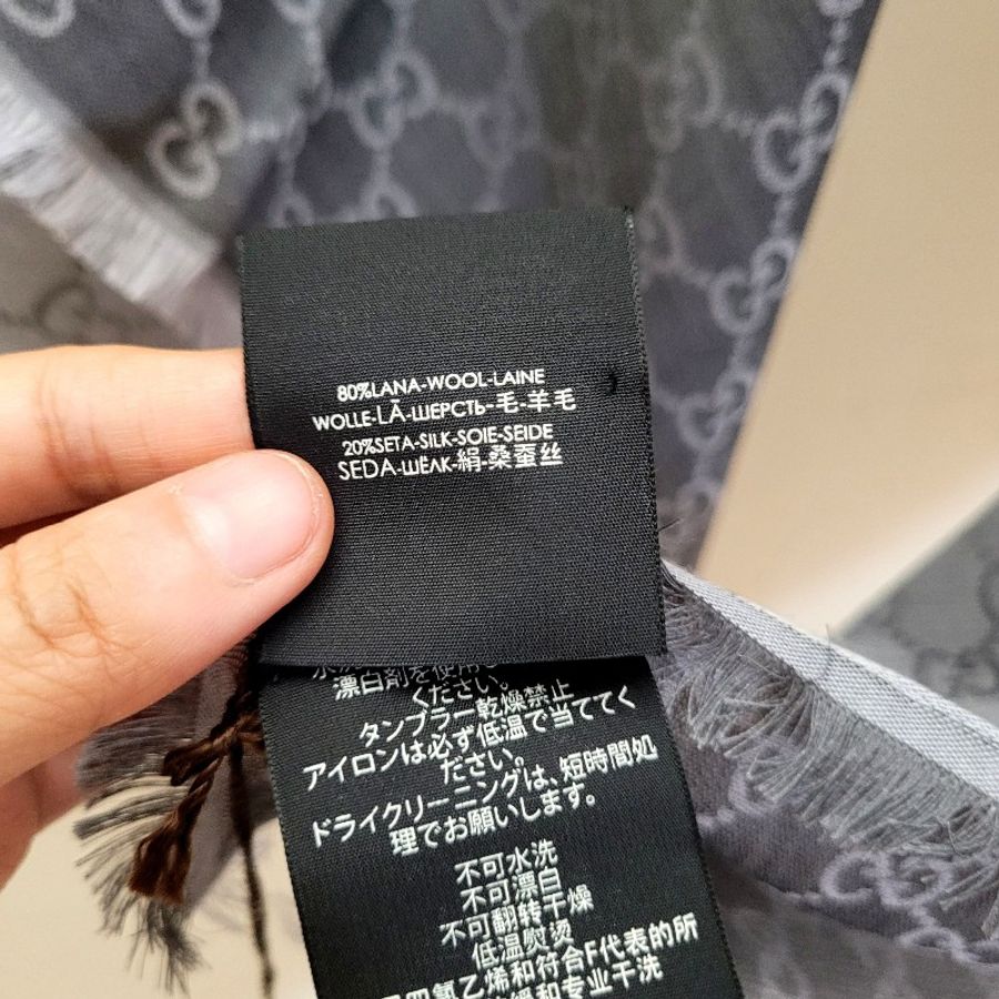 (客訂勿下單)全新/Gucci/雙面緹花方巾/深灰淺灰三角拼接/大圍巾/披肩/吊牌未剪/未使用/購於華泰-6