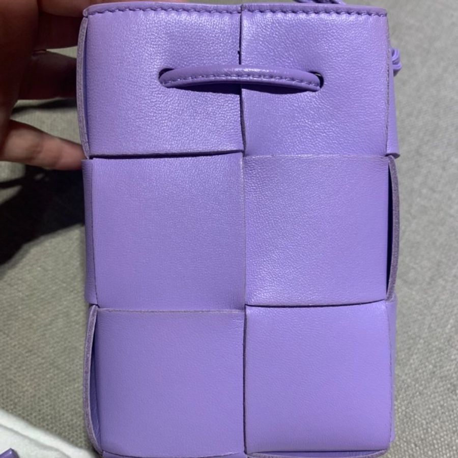 BOTTEGA VENETA Cassette 小羊皮迷你編織水桶包-5