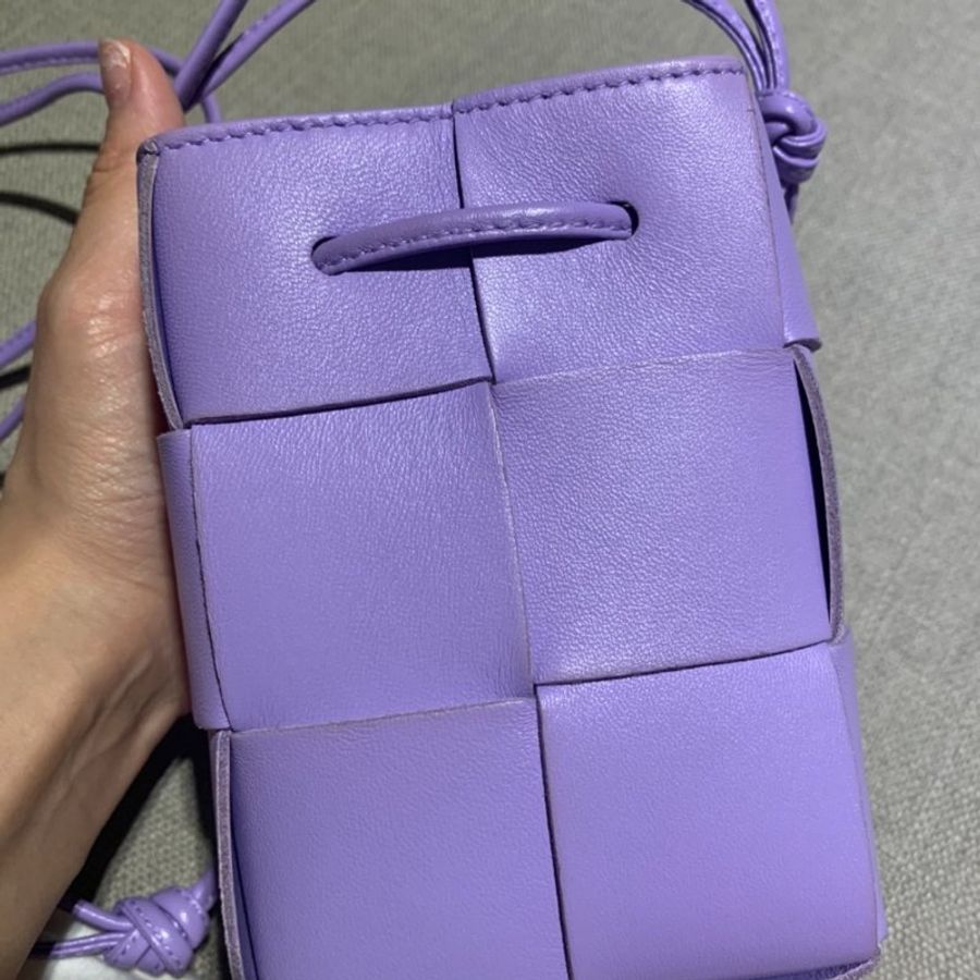 BOTTEGA VENETA Cassette 小羊皮迷你編織水桶包-7