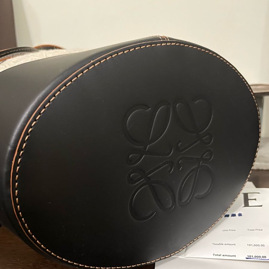 LOEWE 黑背帶拼接原花LOGO織紋亞麻布BALLOON 氣球水桶包 中款-4