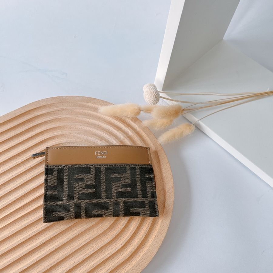 FENDI 品牌logo 零錢鑰匙包-0