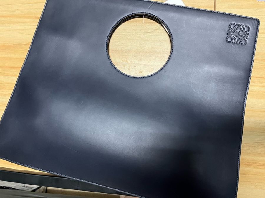 Loewe 全新 Cirlce Bag-4