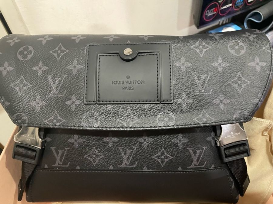 LV Messanger PM VOYAGER M40511 黑花 郵差包 小紅書-1