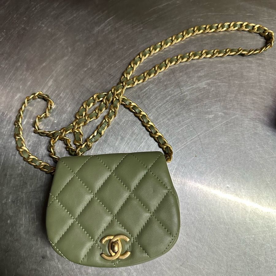 二手正品👋🏻CHANEL 21B MINI貝殼包 超可愛的牛油果綠❤️歡迎議價-0