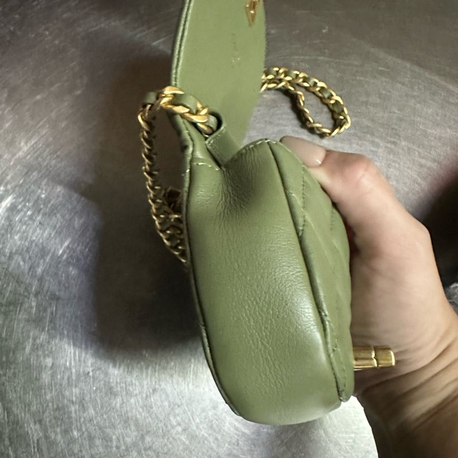 二手正品👋🏻CHANEL 21B MINI貝殼包 超可愛的牛油果綠❤️歡迎議價-8