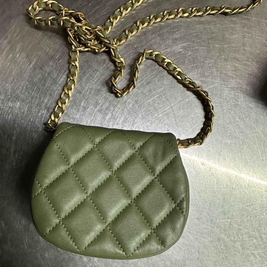 二手正品👋🏻CHANEL 21B MINI貝殼包 超可愛的牛油果綠❤️歡迎議價-12