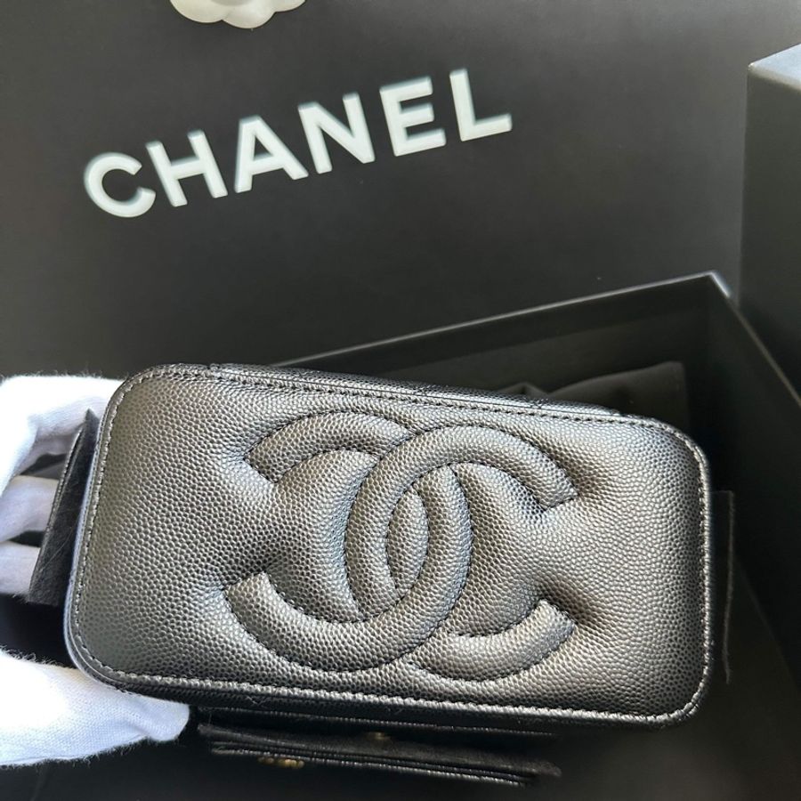 Chanel 香奈兒 23B 新款‼️手把 手柄 提把 化妝 cargo 長盒子 鏈袋包 mini bag 此價格已含刷卡分期手續費 可直接下單❤️-1
