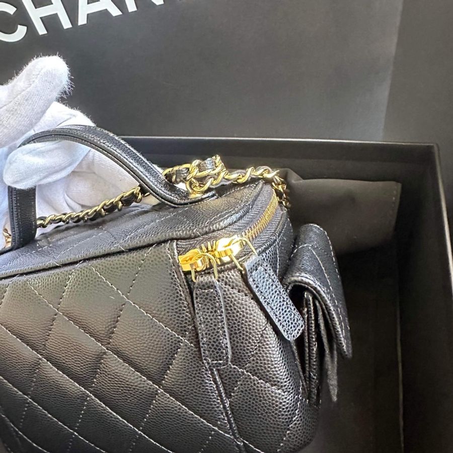 Chanel 香奈兒 23B 新款‼️手把 手柄 提把 化妝 cargo 長盒子 鏈袋包 mini bag 此價格已含刷卡分期手續費 可直接下單❤️-3