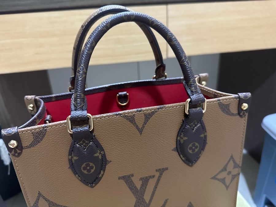 LV OnTheGo PM 經典老花(雙色)小托特包(附寬肩帶+零錢包)-2