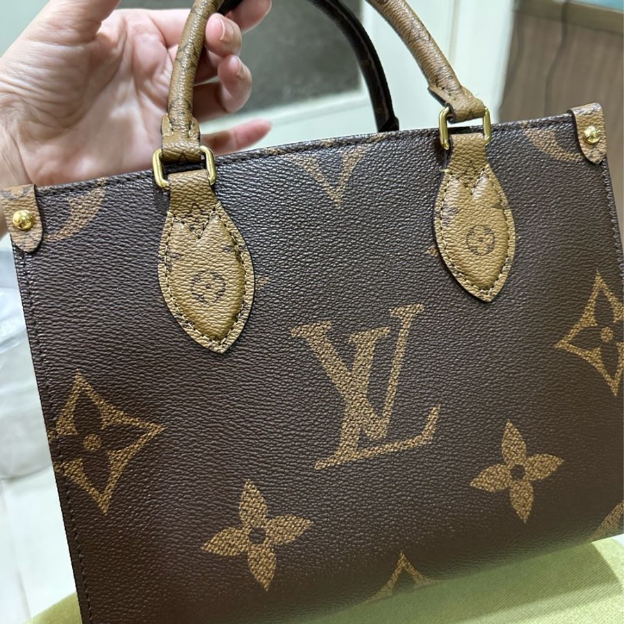 LV OnTheGo PM 經典老花(雙色)小托特包(附寬肩帶+零錢包)-5